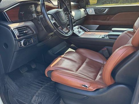 Used 2020 Lincoln Navigator L Reserve w/ Luxury Package AWD/4WD image 9