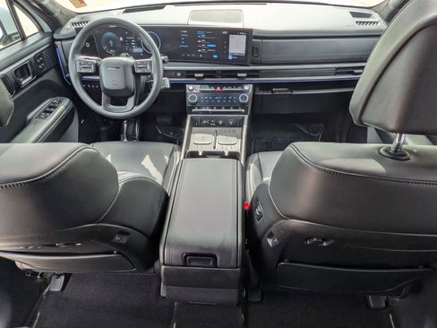 Used 2025 Hyundai Santa Fe Calligraphy AWD/4WD image 25