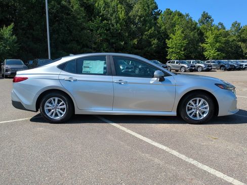 New 2026 Toyota Camry LE FWD image 3