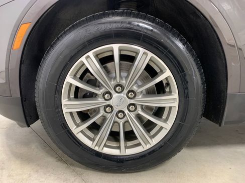 Used 2018 Cadillac XT5 Luxury w/ Driver Awareness Package image 22