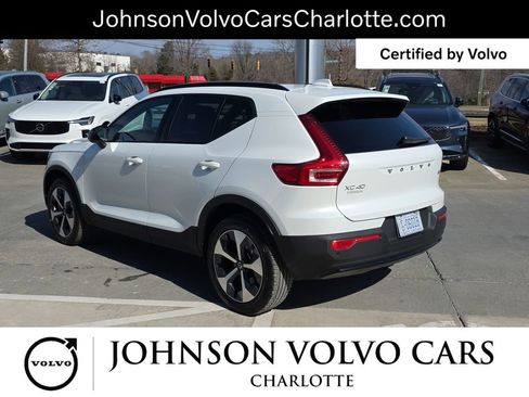 Certified 2025 Volvo XC40 B5 Plus image 7