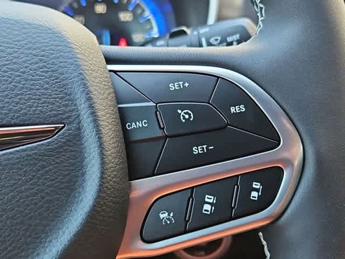 New 2026 Chrysler Pacifica Select FWD image 24