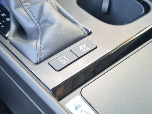 Used 2025 Lexus ES 300h w/ Premium Package FWD image 25