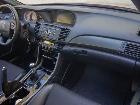 Used 2016 Honda Accord Sport image 22