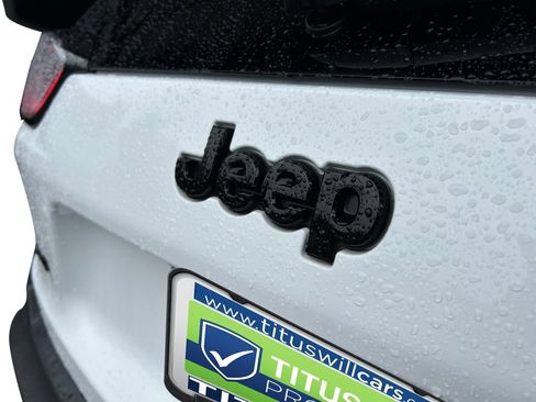 Used 2023 Jeep Cherokee Altitude Lux AWD/4WD image 36