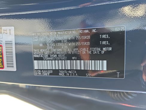 Used 2025 Toyota Grand Highlander AWD image 36