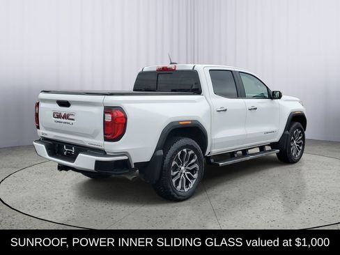 Used 2024 GMC Canyon Denali image 3