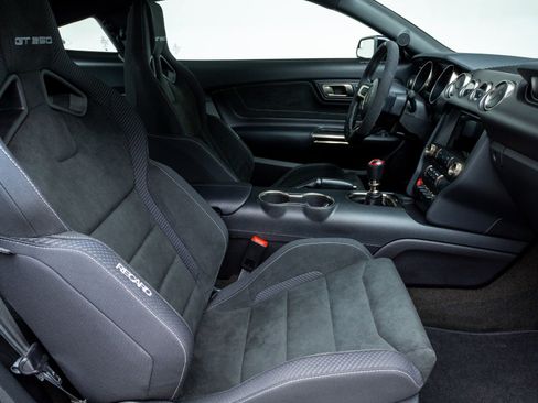 Used 2018 Ford Mustang Shelby GT350 w/ Electronics Package image 28