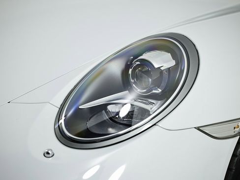 Used 2015 Porsche 911 Targa 4S image 12