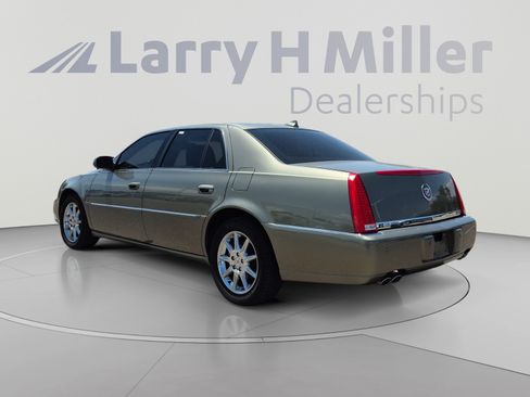 Used 2011 Cadillac DTS Luxury FWD image 3