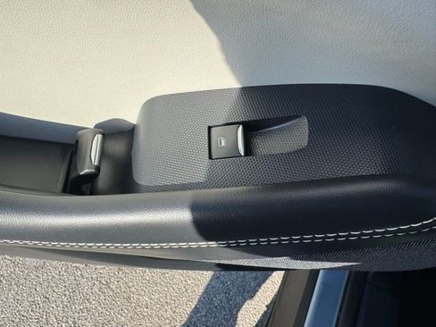 Used 2025 Ford Mustang Mach-E Premium image 30