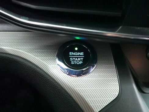 Certified 2020 Ford Explorer XLT w/ Equipment Group 202A image 21