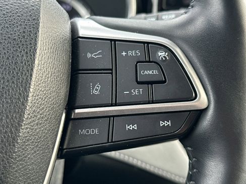 Used 2022 Toyota Highlander Limited image 38