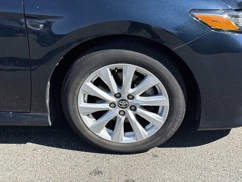 Used 2020 Toyota Camry LE FWD image 7
