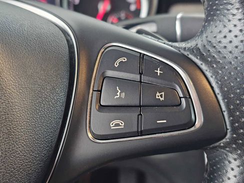 Used 2020 Mercedes-Benz GLA 250 4MATIC w/ Premium Package image 29