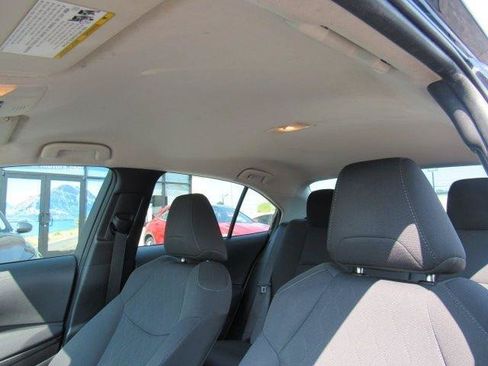Used 2021 Toyota Corolla LE FWD image 18