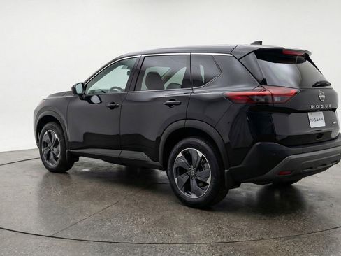 Used 2025 Nissan Rogue SV image 6