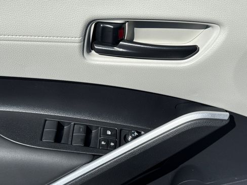 Certified 2026 Toyota Corolla Cross LE image 27