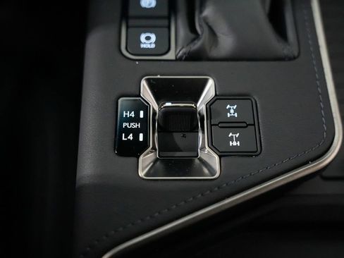 Used 2024 Lexus GX 550 image 21