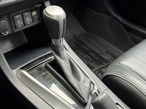 Used 2014 Toyota Corolla S Premium image 18