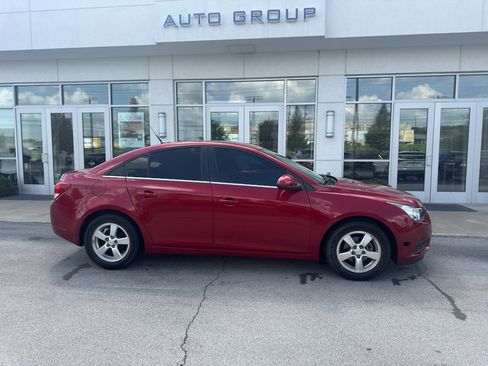 Used 2011 Chevrolet Cruze LT FWD image 2