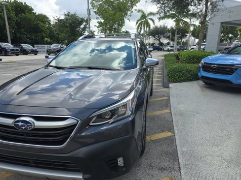 Used 2022 Subaru Outback Touring XT AWD/4WD image 2