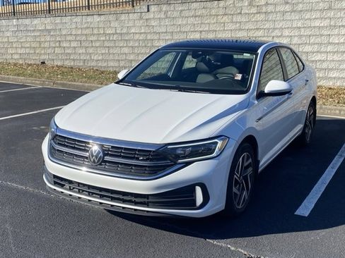 Used 2024 Volkswagen Jetta SEL image 9