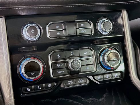Used 2023 GMC Yukon Denali w/ Max Trailering Package AWD/4WD image 17