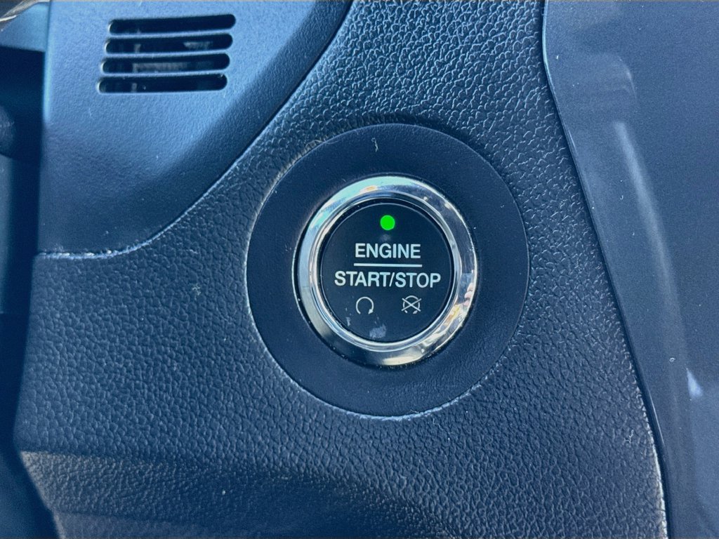 Used 2018 Ford Explorer XLT w/ Equipment Group 202A FWD image 24