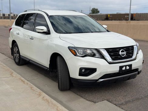 Used 2019 Nissan Pathfinder SL AWD/4WD image 4