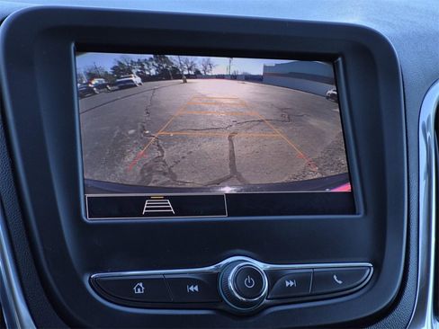 Used 2023 Chevrolet Equinox LT image 23