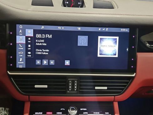 Used 2019 Porsche Cayenne AWD/4WD image 16