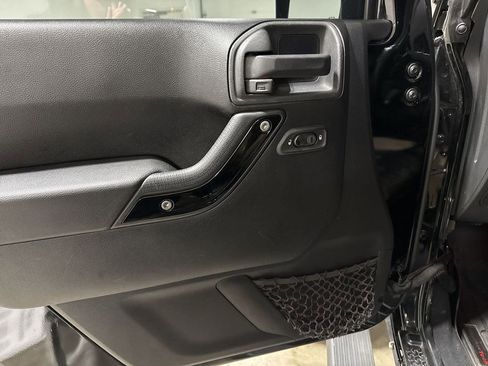 Used 2014 Jeep Wrangler Unlimited Sport w/ Quick Order Package 24S AWD/4WD image 20