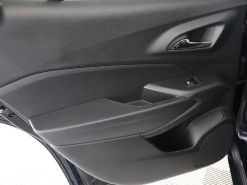 Used 2024 Chevrolet Trax LT image 25