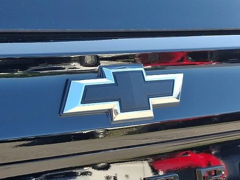 Used 2025 Chevrolet Suburban Premier AWD/4WD image 33
