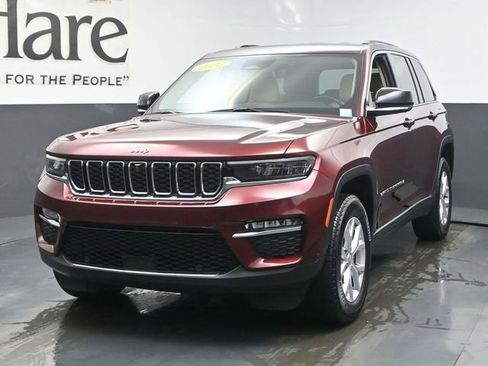Used 2022 Jeep Grand Cherokee Limited w/ Luxury Tech Group II AWD/4WD image 7