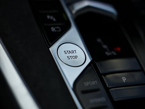 New 2026 BMW X5 xDrive50e w/ Climate Comfort Package image 39