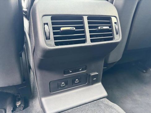 Used 2025 Land Rover Range Rover Velar Dynamic SE image 16