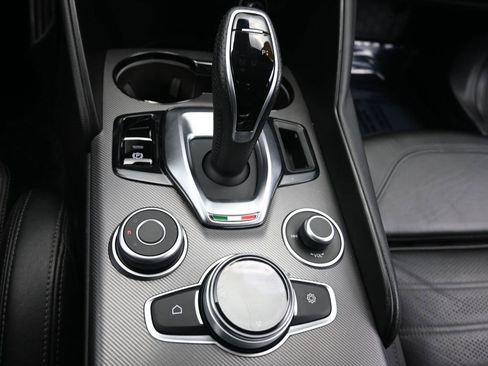 Used 2021 Alfa Romeo Giulia Ti Sport image 35