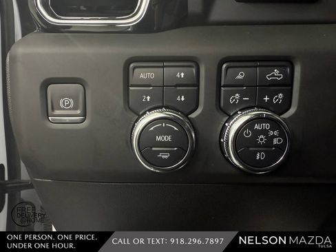 Used 2024 GMC Sierra 3500 Denali w/ Denali Reserve Package AWD/4WD image 28