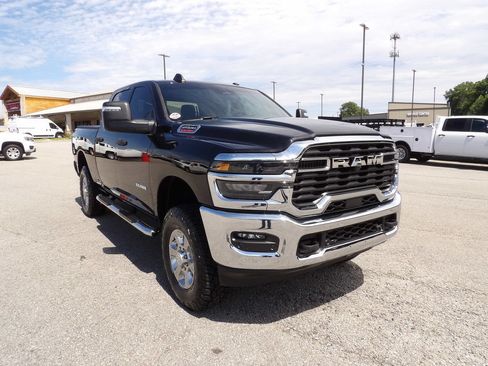 Used 2026 RAM 2500 Big Horn AWD/4WD image 11
