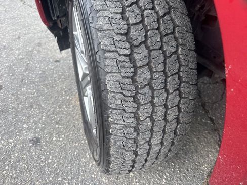 Used 2019 Ford F150 Lariat image 36