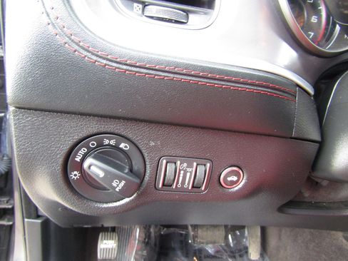 Used 2019 Dodge Charger Scat Pack w/ Technology Group image 20