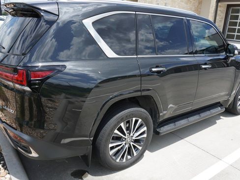 Used 2024 Lexus LX 600 4WD w/ Interior Upgrade Package image 4