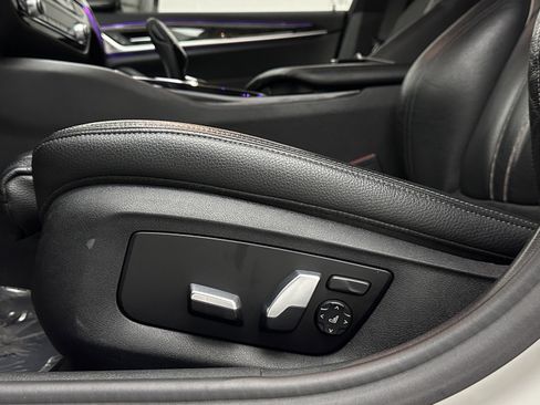 Used 2019 BMW 530i xDrive w/ Premium Package AWD/4WD image 16
