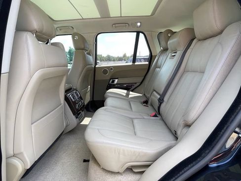 Used 2017 Land Rover Range Rover HSE AWD/4WD image 28