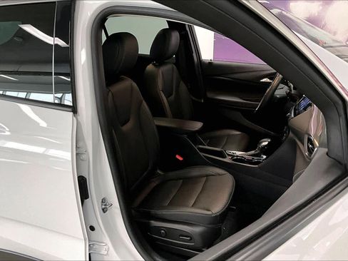 Used 2022 Buick Encore GX Essence w/ Experience Buick Package image 12