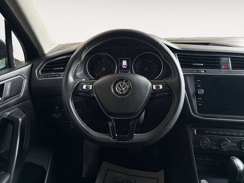 Used 2021 Volkswagen Tiguan SE FWD image 10