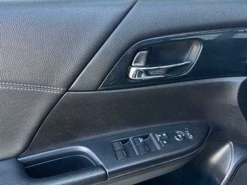Used 2015 Honda Accord Sport image 13