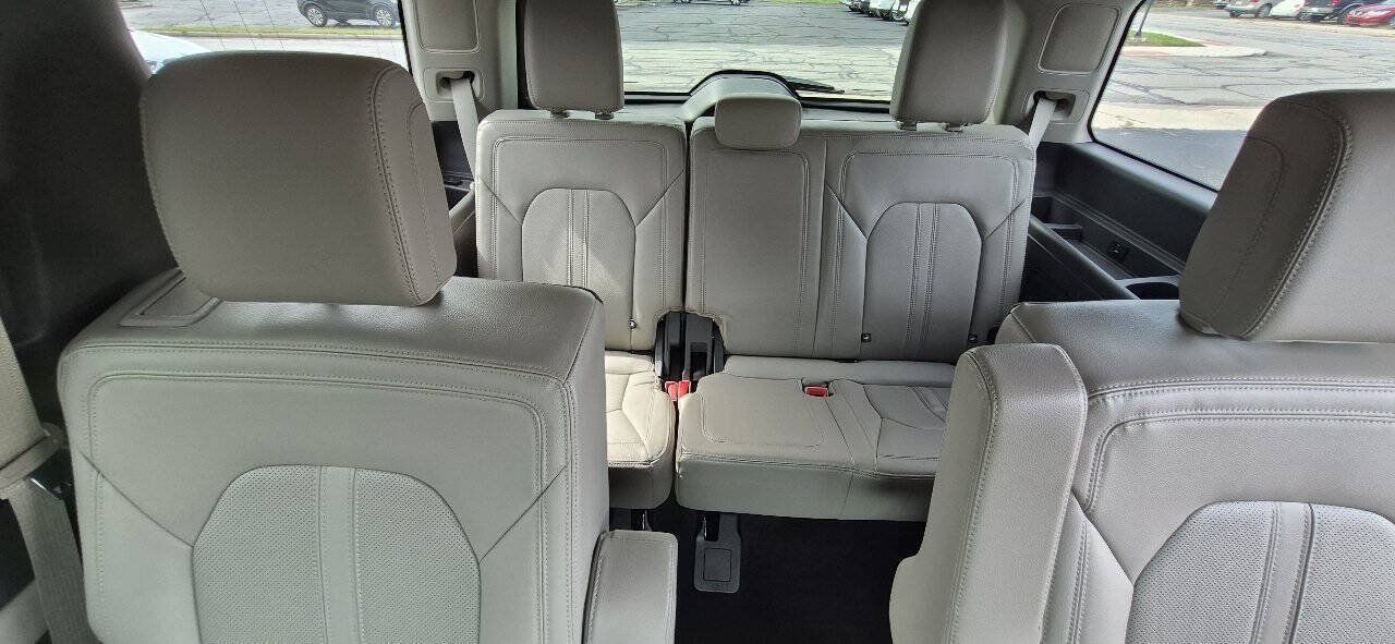 Used 2021 Ford Expedition Limited AWD/4WD image 32